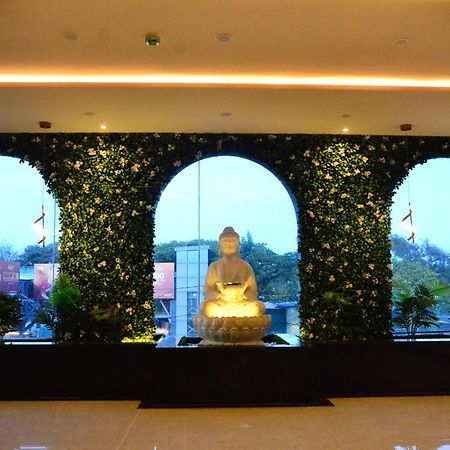 Hotel Eyrie Nest Bangalore Bagian luar foto