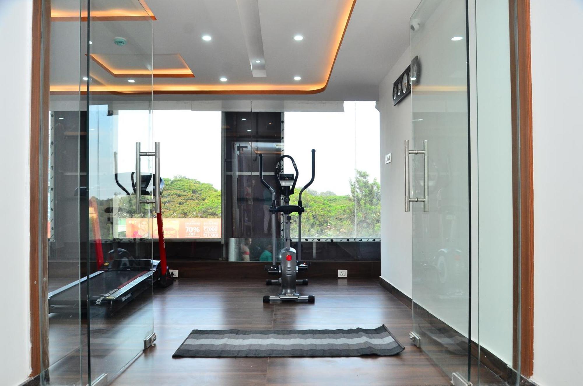 Hotel Eyrie Nest Bangalore Bagian luar foto