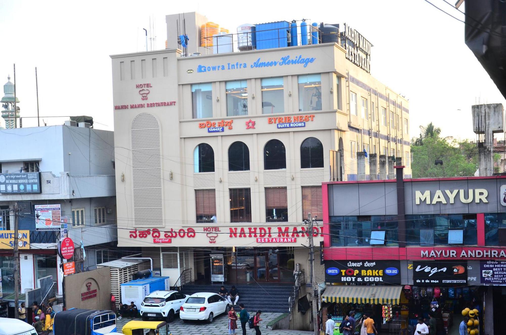 Hotel Eyrie Nest Bangalore Bagian luar foto